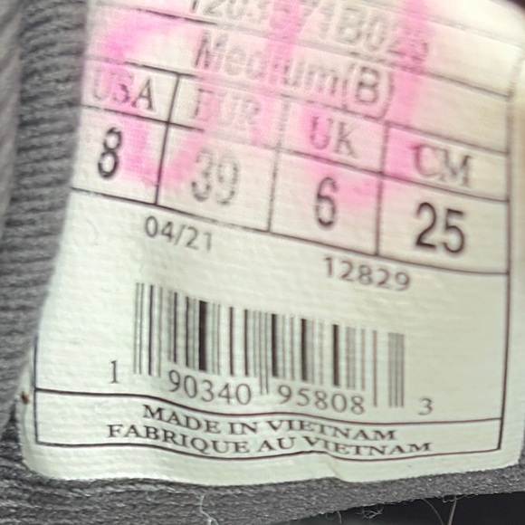 Brooks Levitate 5 Women’s 8 Gray Running Shoes Energize Cushion Neutral Support - Picture 11 of 11